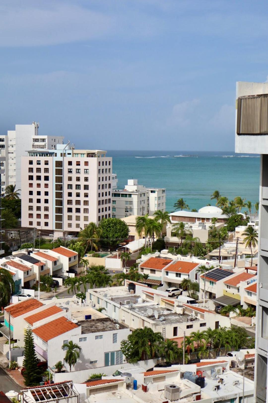 Isla Verde Modern Apartment With Pool San Juan Eksteriør billede