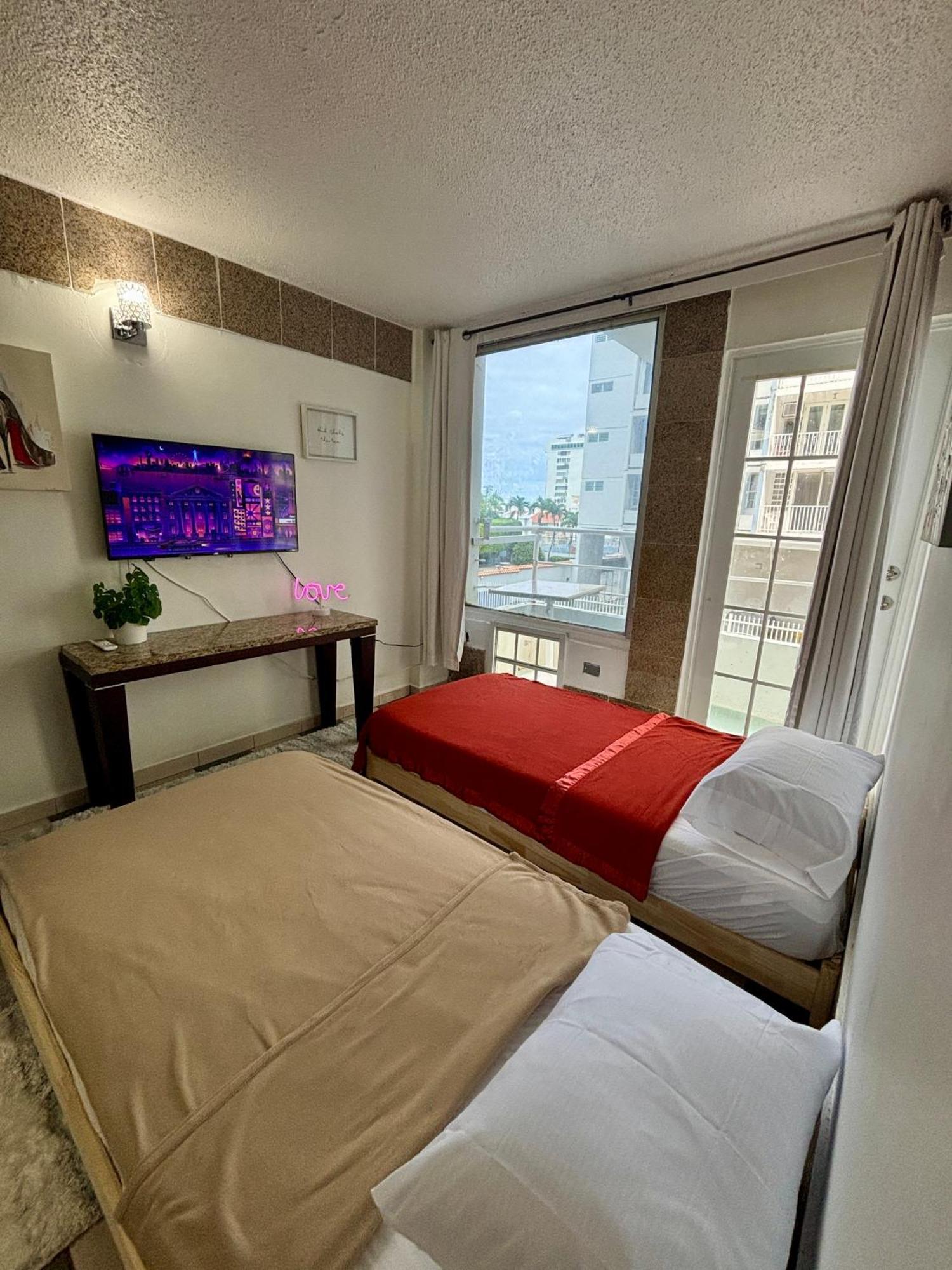 Isla Verde Modern Apartment With Pool San Juan Eksteriør billede