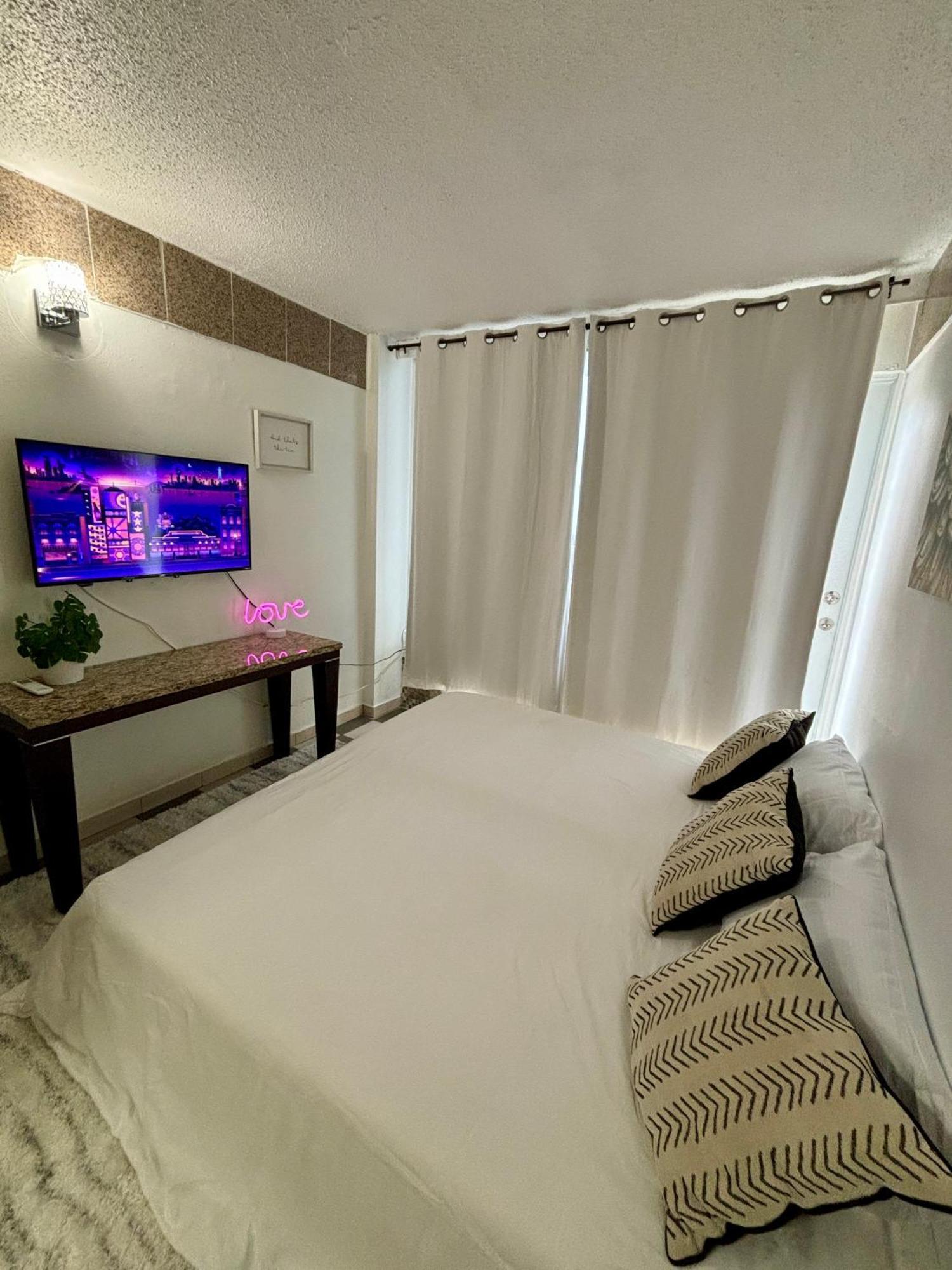 Isla Verde Modern Apartment With Pool San Juan Eksteriør billede